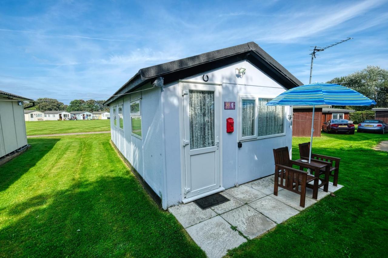 Two Hoots Chalet ムンデスリー エクステリア 写真